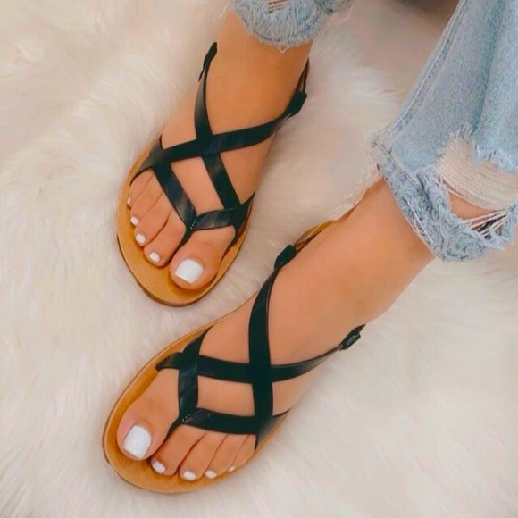 New cris cross black sandals - Picture 2 of 7